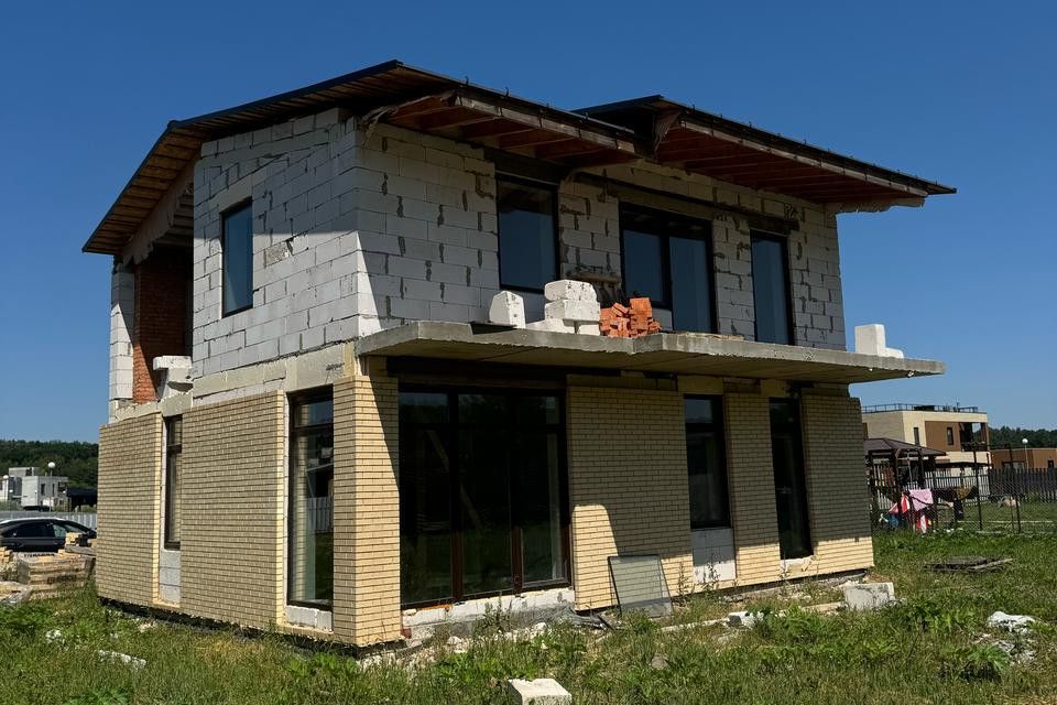 Продаётся 2-этажный дом, 146 м²