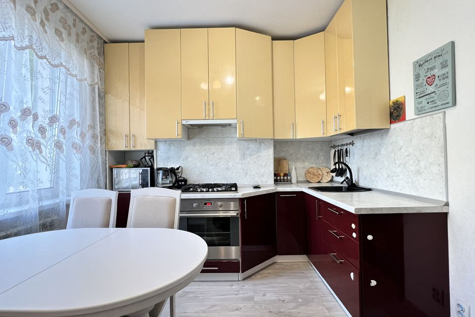 Продаётся 1-комнатная квартира, 46.5 м²
