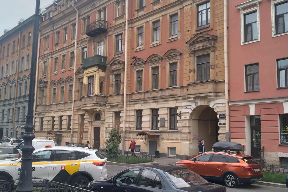 Продаётся 2-комнатная квартира, 113.3 м²