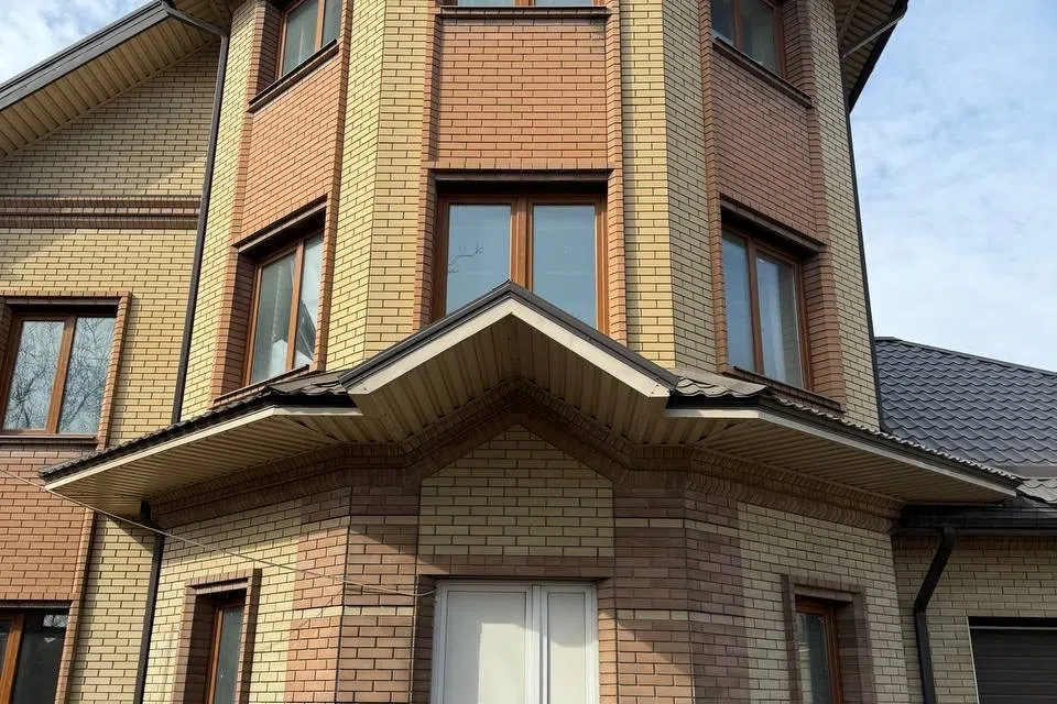 Продаётся 3-этажный дом, 448 м²