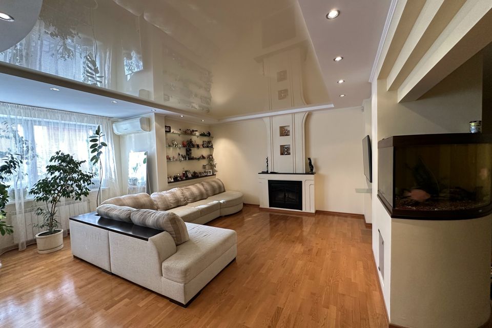 Продаётся 4-комнатная квартира, 148 м²