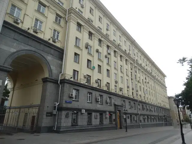 Продаётся 4-комнатная квартира, 130 м²