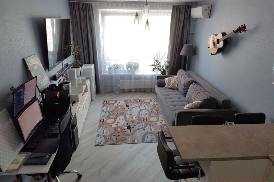 Продаётся 1-комнатная квартира, 42.2 м²