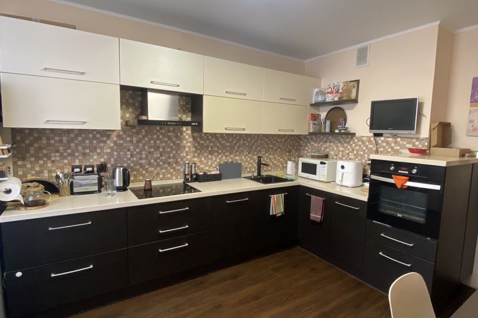 Продаётся 2-комнатная квартира, 69.2 м²