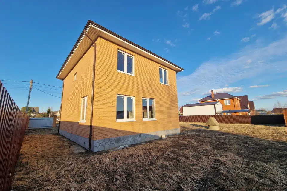 Продаётся 2-этажный дом, 140 м²