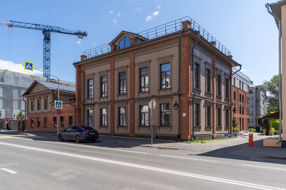 Продаётся 3-комнатная квартира, 128.4 м²