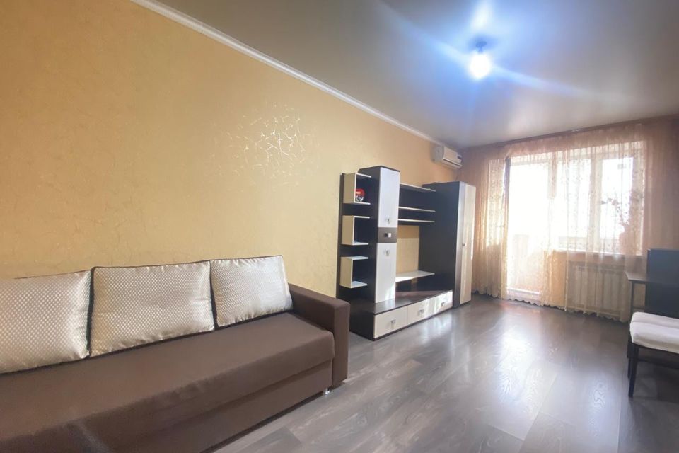 Продаётся 1-комнатная квартира, 42 м²