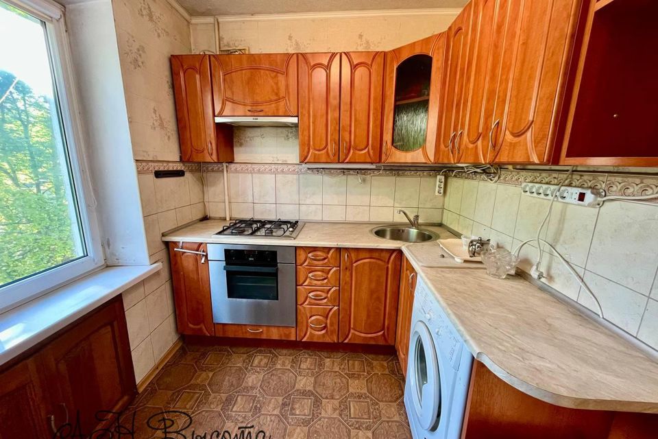 Продаётся 4-комнатная квартира, 65 м²