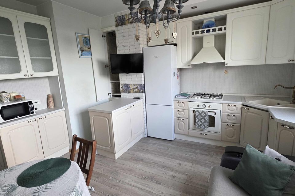 Продаётся 2-комнатная квартира, 74.8 м²