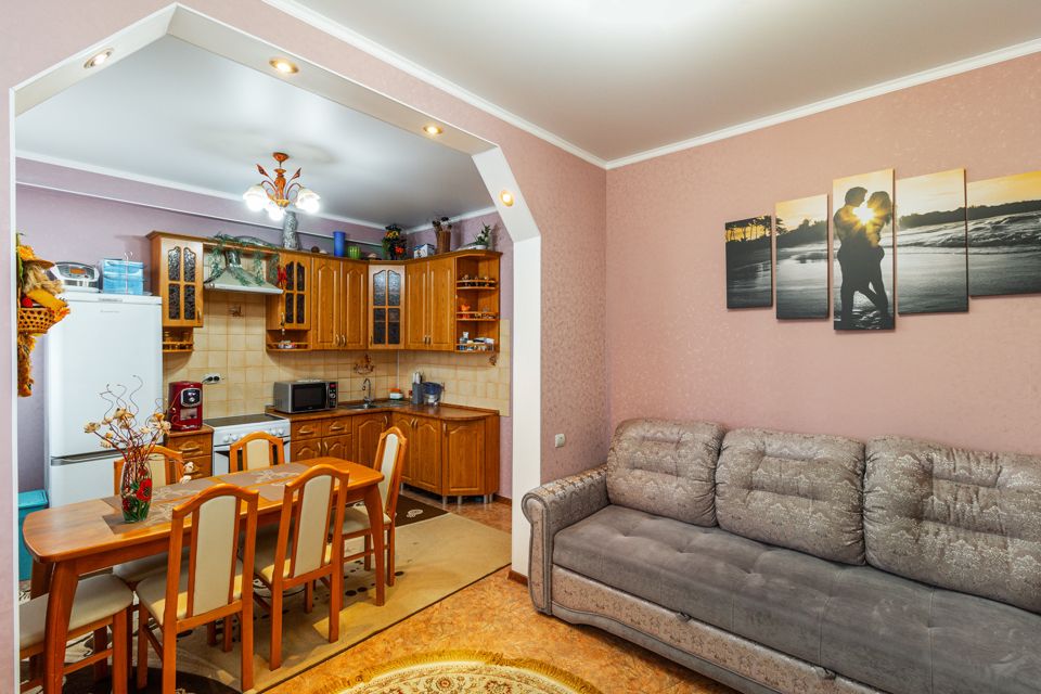 Продаётся 3-комнатная квартира, 70.5 м²