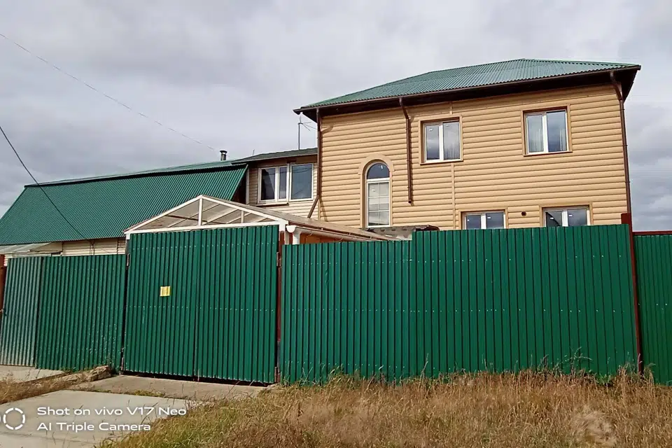 Продаётся 3-этажный дом, 320 м²