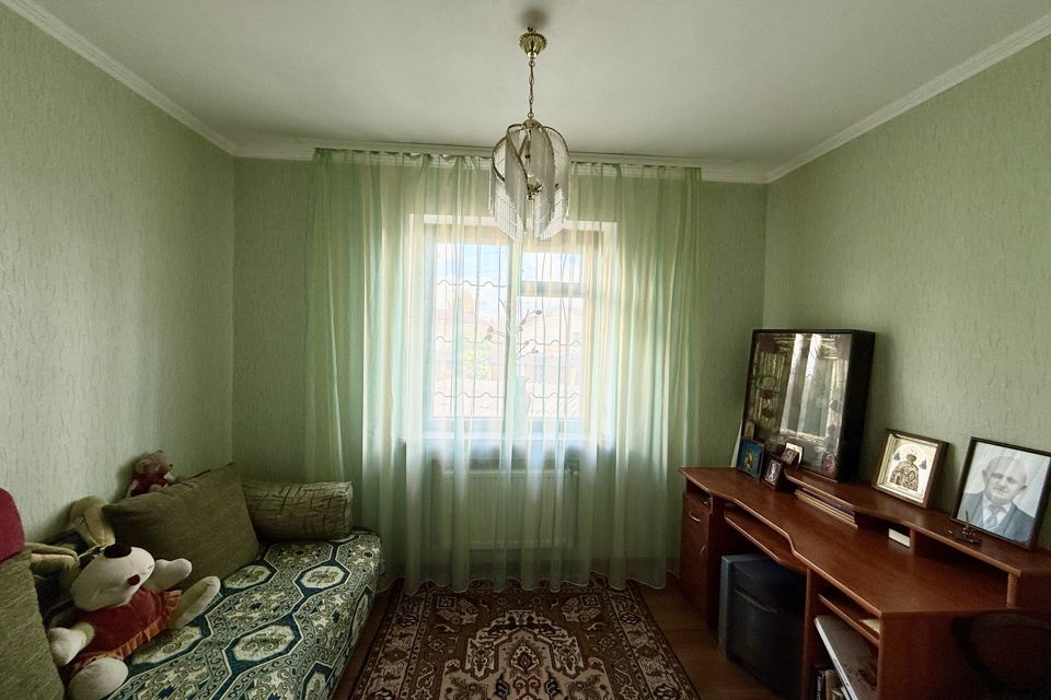 Продаётся 2-этажный дом, 200 м²