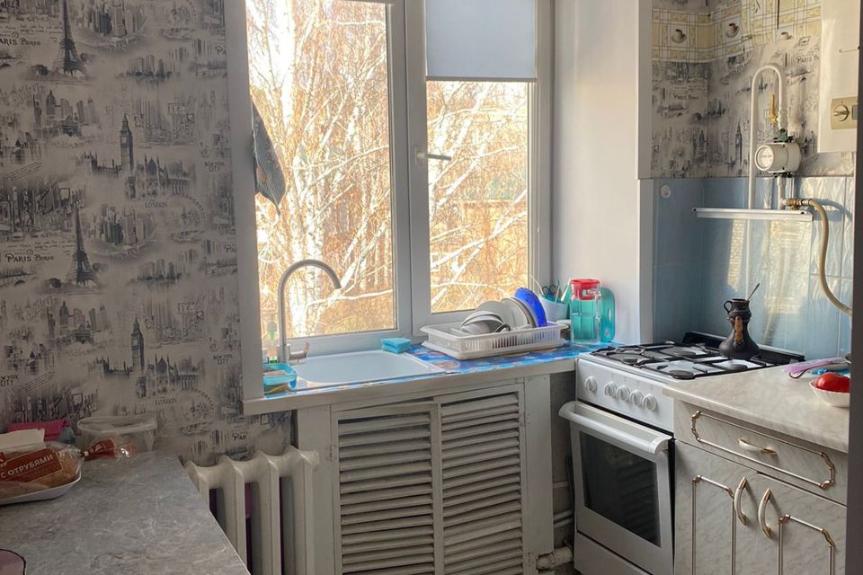 Продаётся 3-комнатная квартира, 49.5 м²