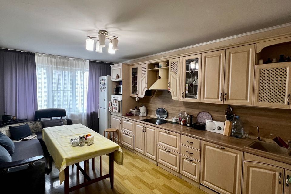 Продаётся 3-комнатная квартира, 90 м²