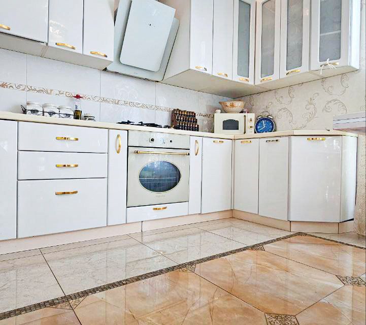 Продаётся 2-комнатная квартира, 93 м²