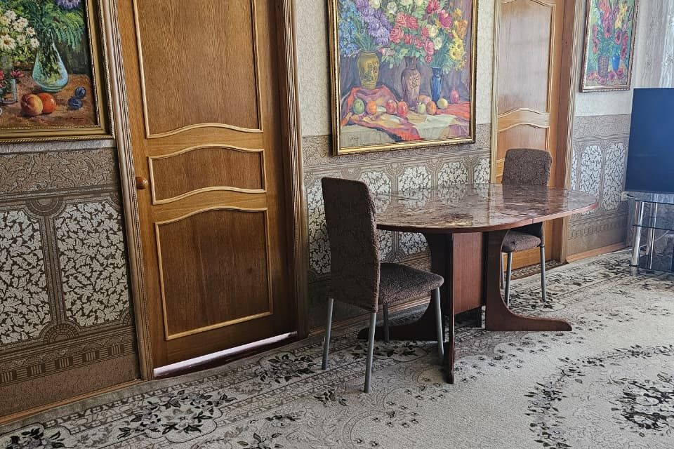 Продаётся 4-комнатная квартира, 60.8 м²