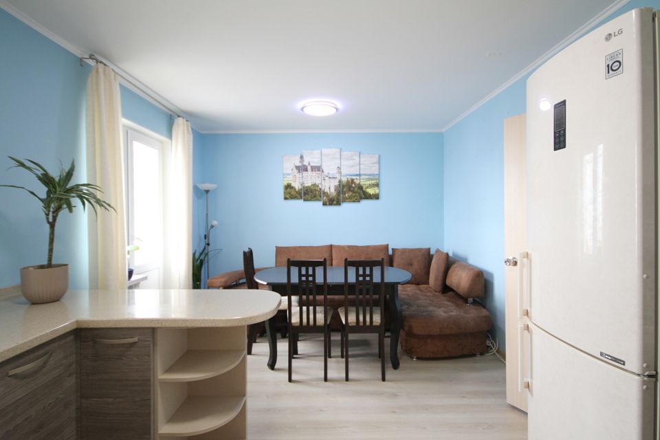 Продаётся 2-комнатная квартира, 70.6 м²