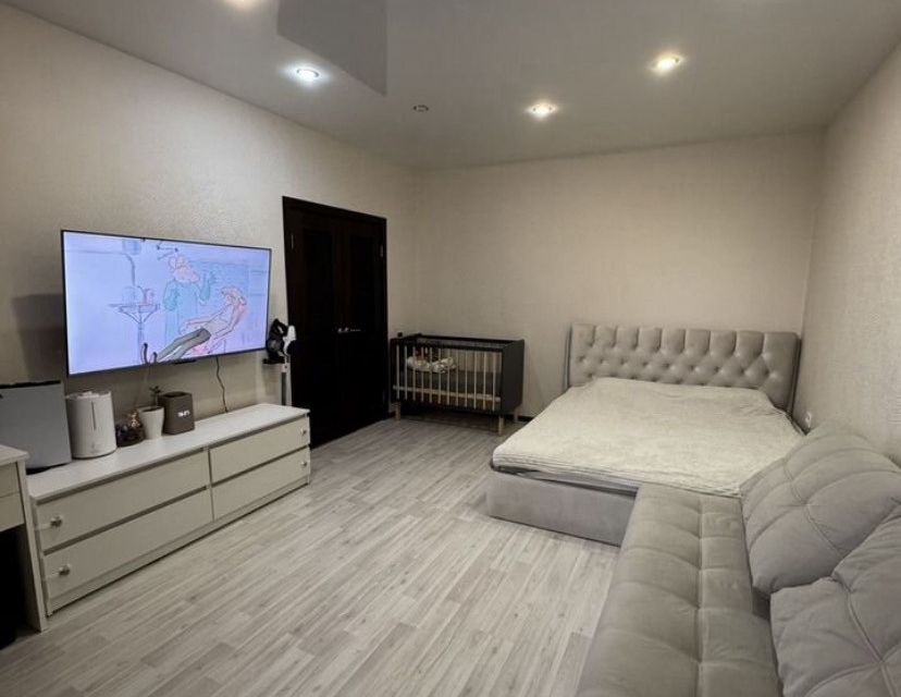 Продаётся 1-комнатная квартира, 42.3 м²