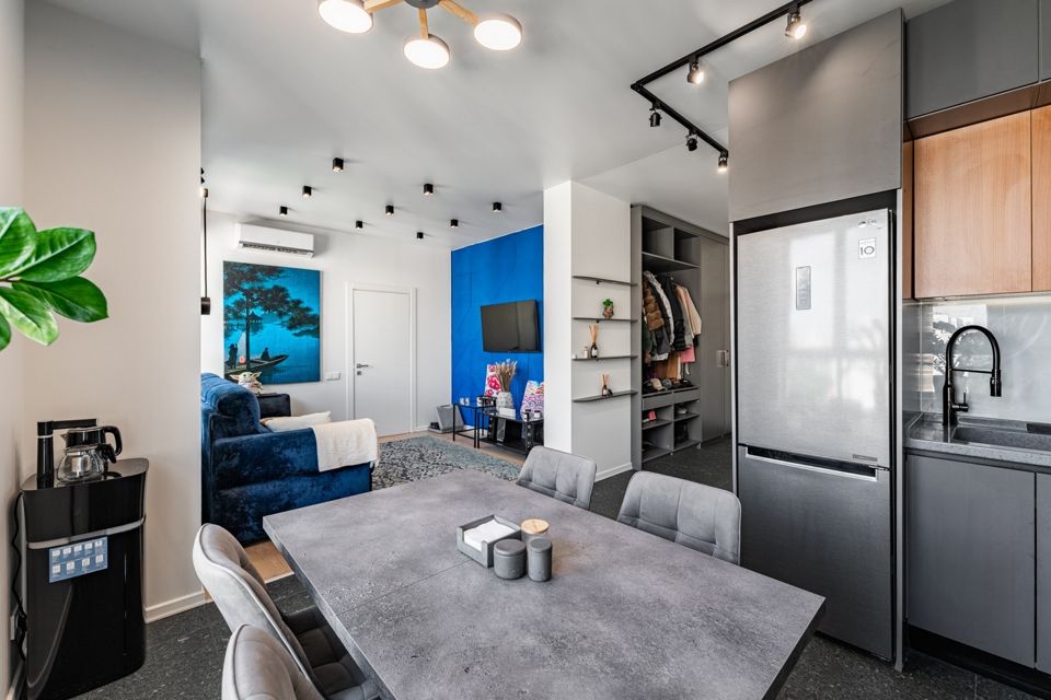 Продаётся 2-комнатная квартира, 56 м²