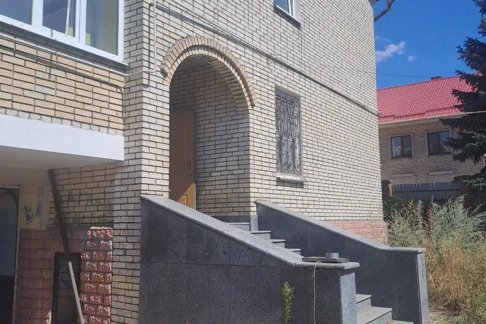 Продаётся 2-этажный дом, 290 м²