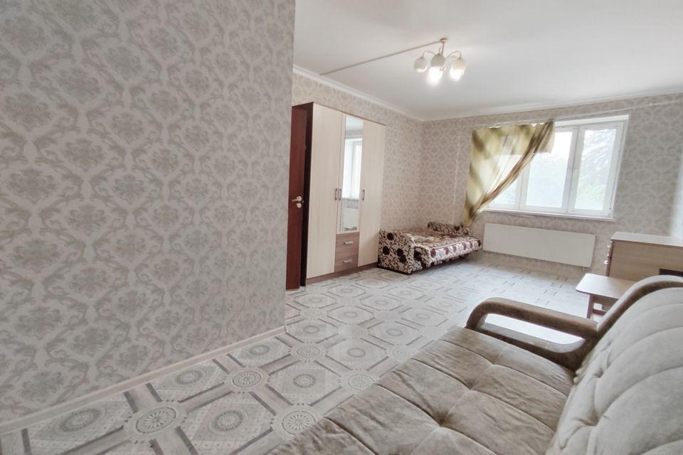 Продаётся 1-комнатная квартира, 42.2 м²