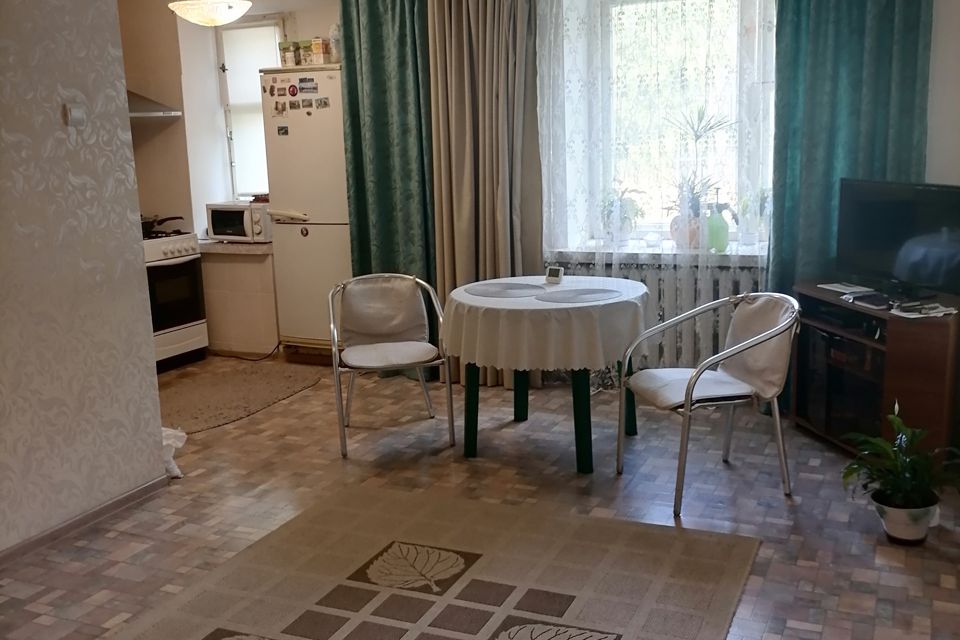 Продаётся 3-комнатная квартира, 58.2 м²
