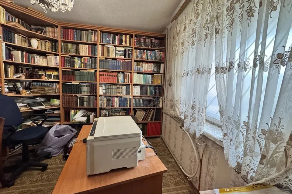 Продаётся 4-комнатная квартира, 90 м²