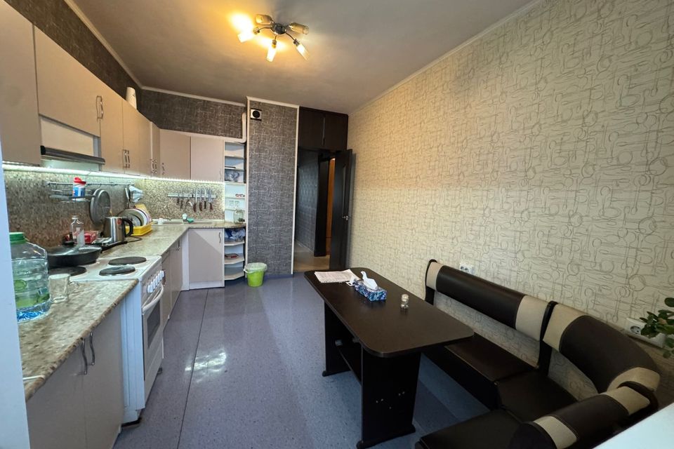 Продаётся 2-комнатная квартира, 60.7 м²