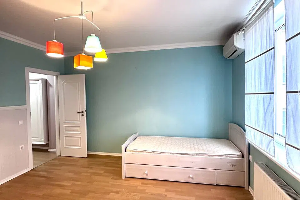 Продаётся 3-комнатная квартира, 100 м²
