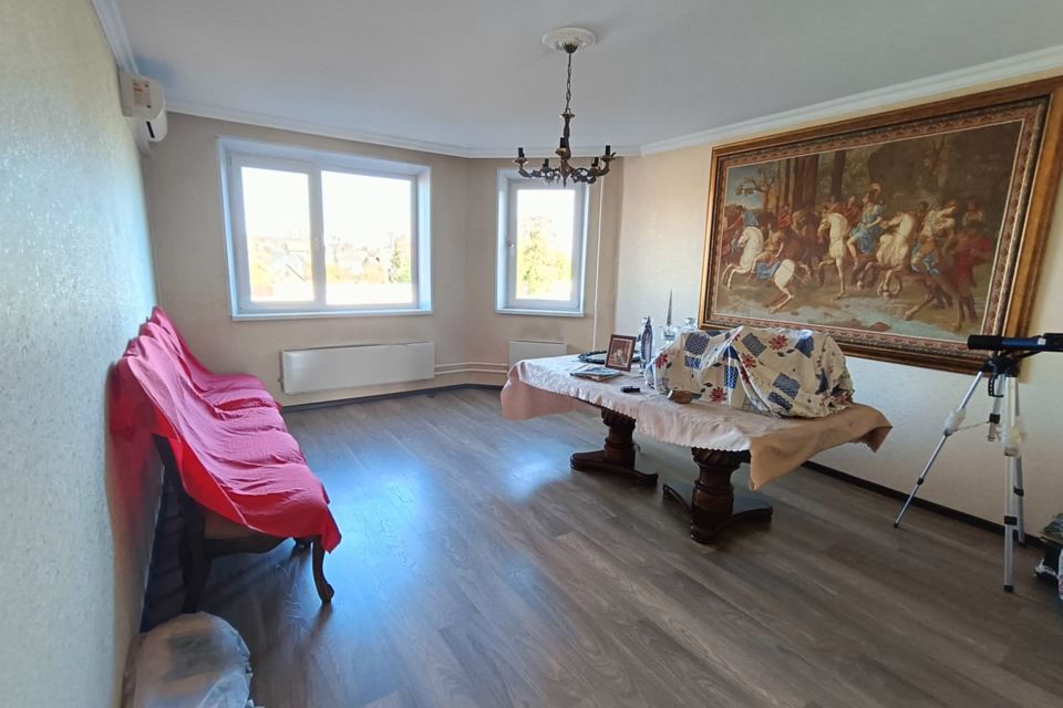 Продаётся 4-комнатная квартира, 117.2 м²