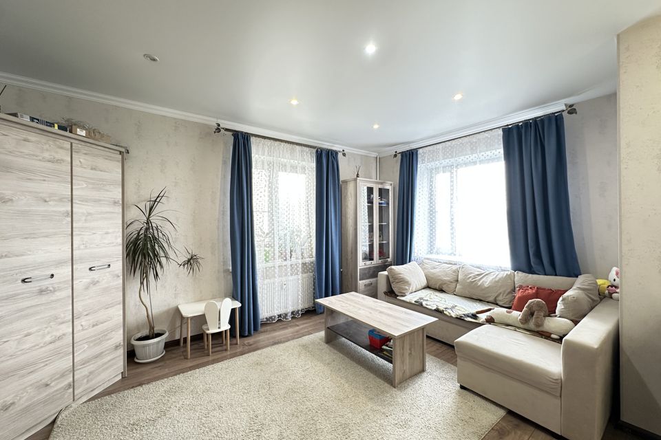 Продаётся 3-комнатная квартира, 72.8 м²