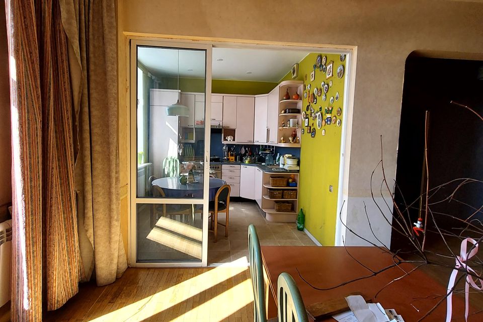 Продаётся 4-комнатная квартира, 85 м²