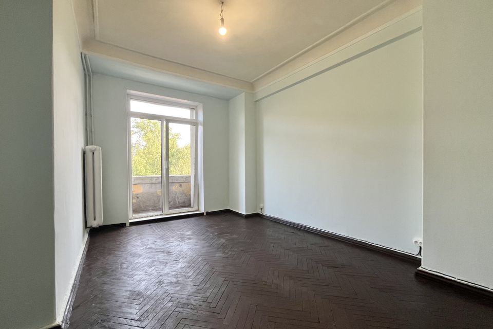 Продаётся комната в 5-комн. квартире, 16.9 м²