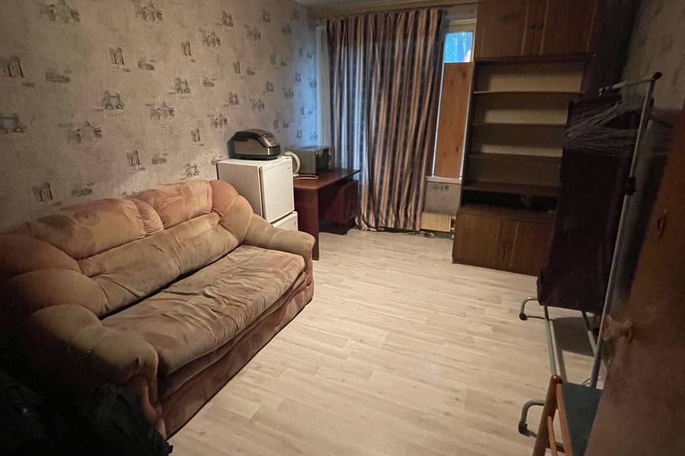 Продаётся комната в 3-комн. квартире, 11.8 м²