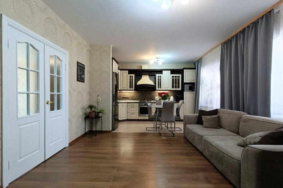 Продаётся 4-комнатная квартира, 115.6 м²