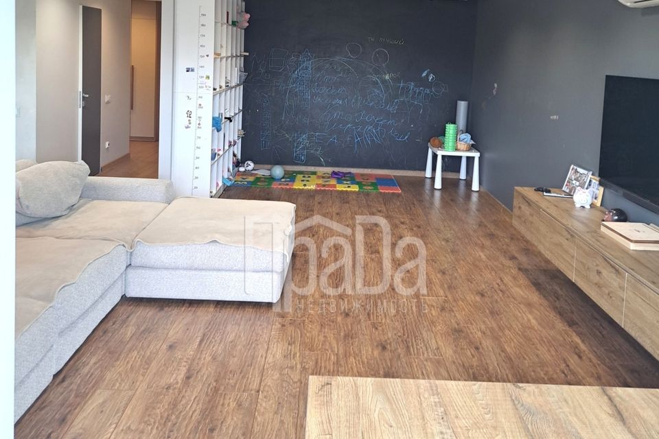 Продаётся 2-комнатная квартира, 77 м²