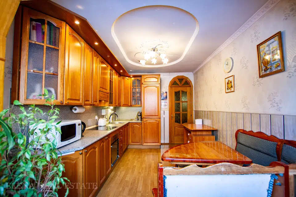 Продаётся 3-комнатная квартира, 93 м²