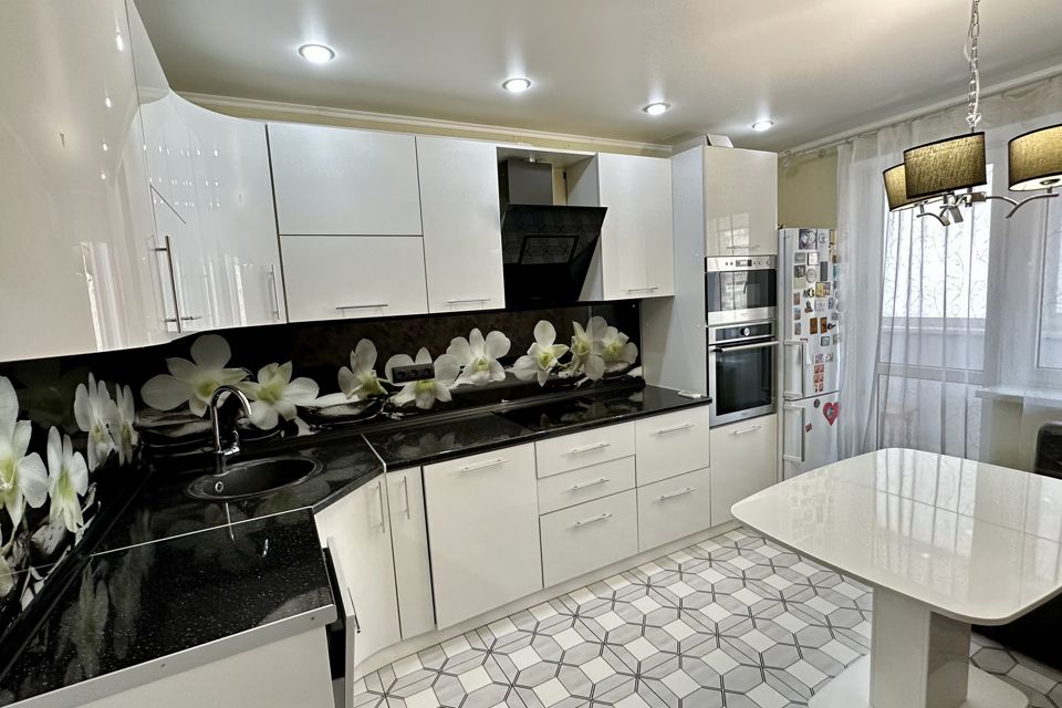Продаётся 2-комнатная квартира, 71.8 м²
