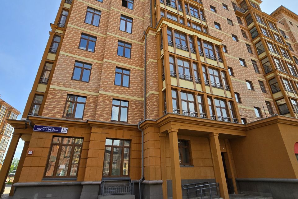 Продаётся 1-комнатная квартира, 42.2 м²