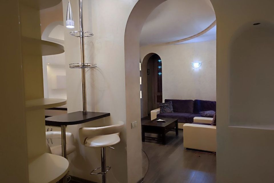 Сдаётся 2-комнатная квартира, 55 м²