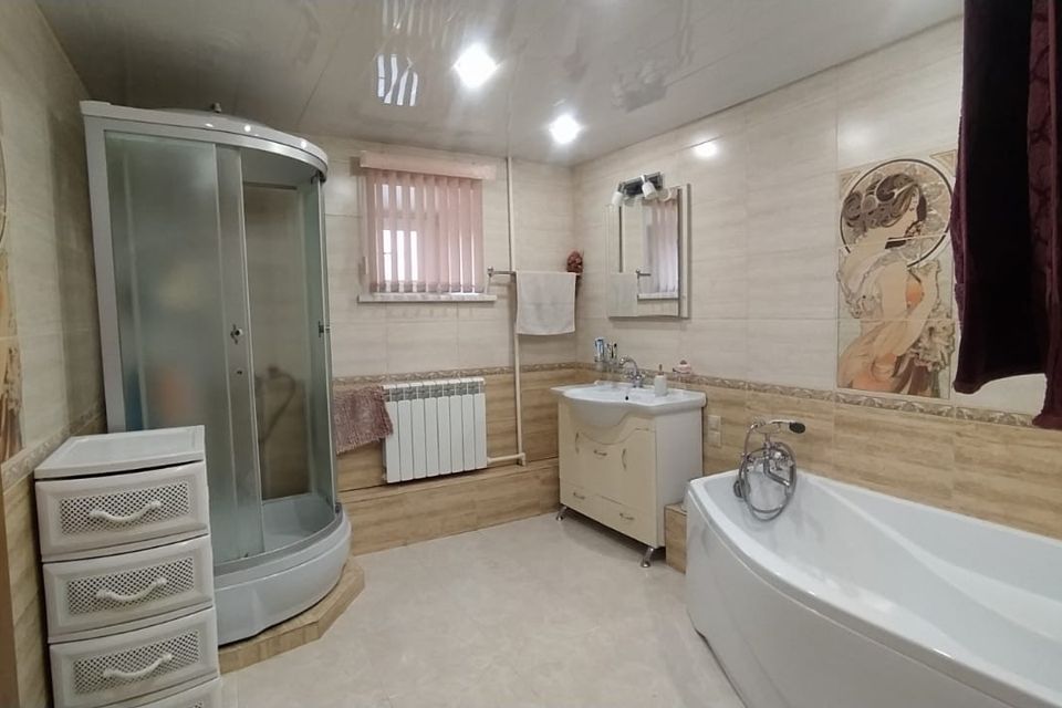 Продаётся 3-комнатная квартира, 115 м²