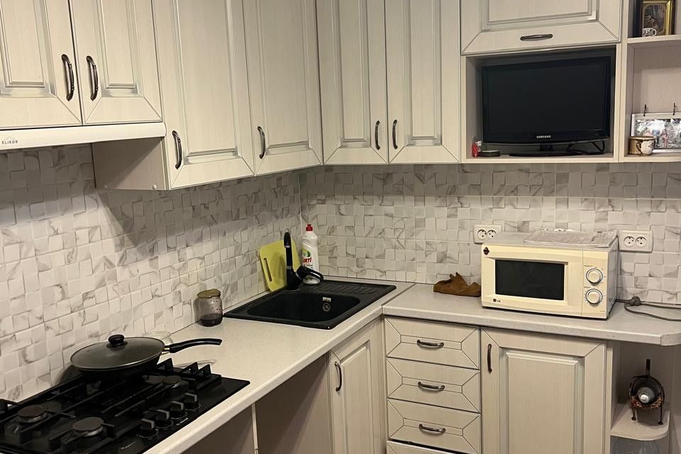Продаётся 4-комнатная квартира, 74 м²