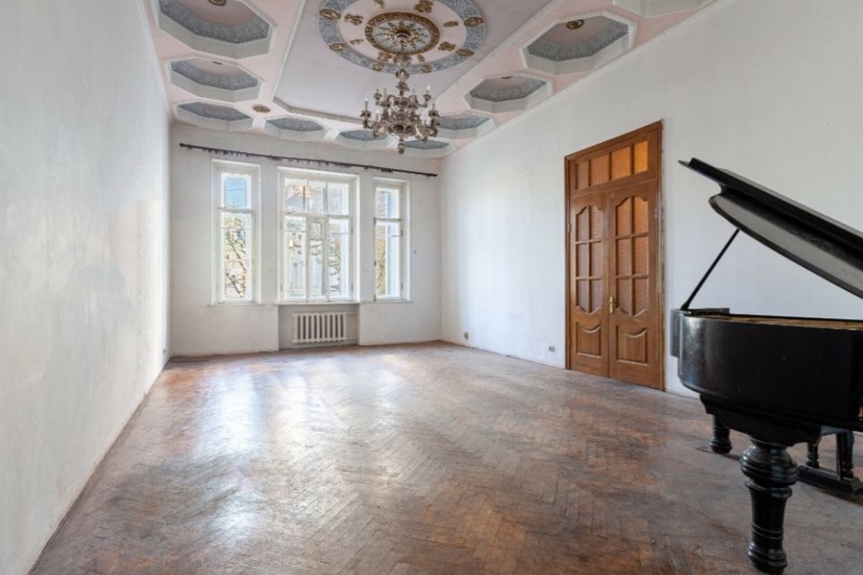 Продаётся 5-комнатная квартира, 247.7 м²