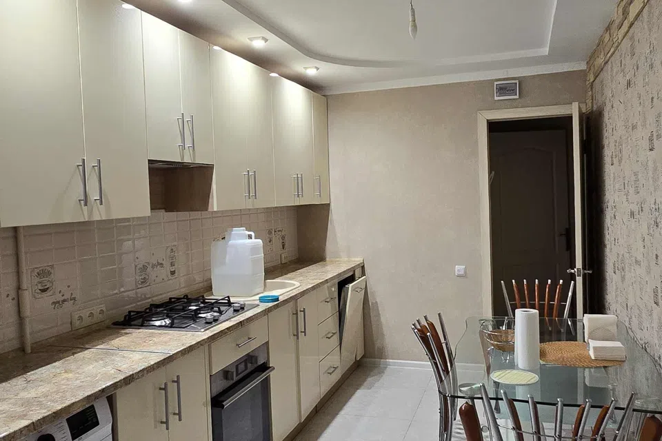 Продаётся 3-комнатная квартира, 68 м²