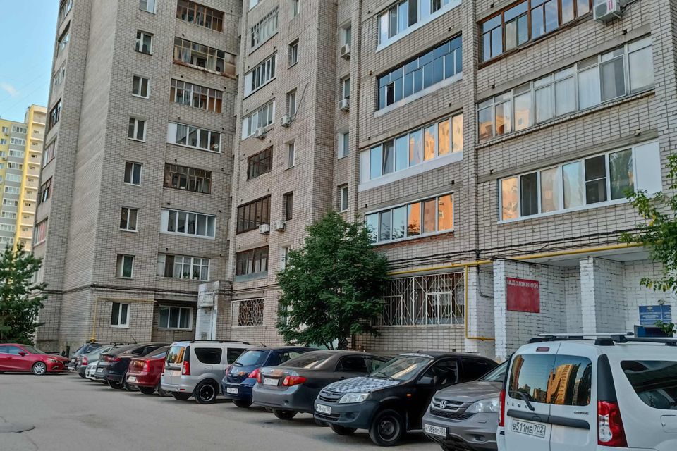 Продаётся 4-комнатная квартира, 83 м²