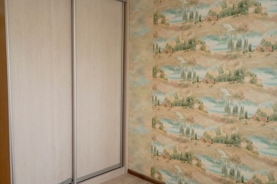 Продаётся 4-комнатная квартира, 62.1 м²