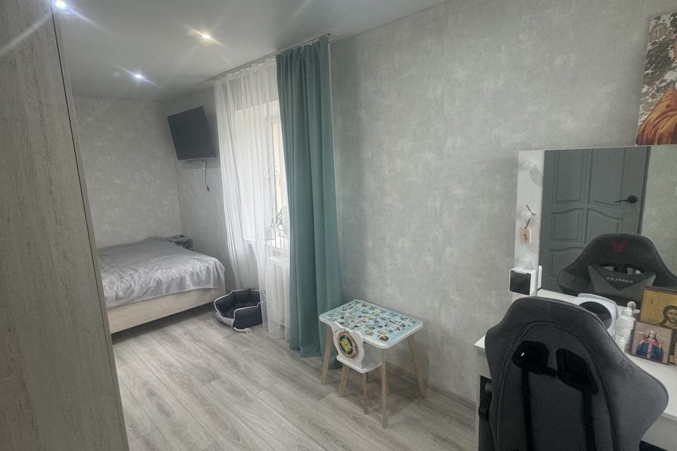 Продаётся 3-комнатная квартира, 41.7 м²