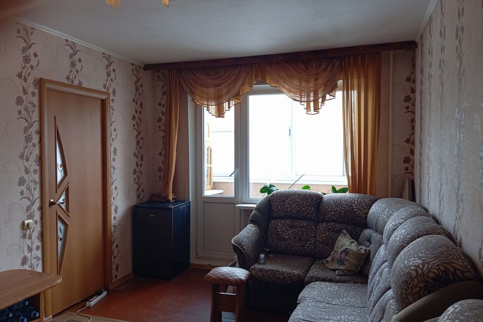 Продаётся 4-комнатная квартира, 60.5 м²