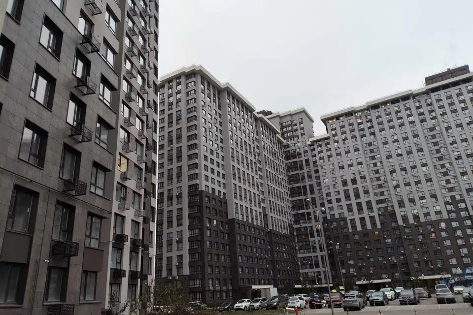 Продаётся 4-комнатная квартира, 140 м²