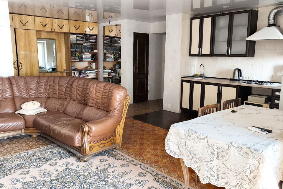 Продаётся 4-комнатная квартира, 92 м²